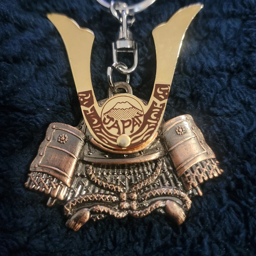 Vintage Japan Samurai Helmet Keychain - Gold & Bronze